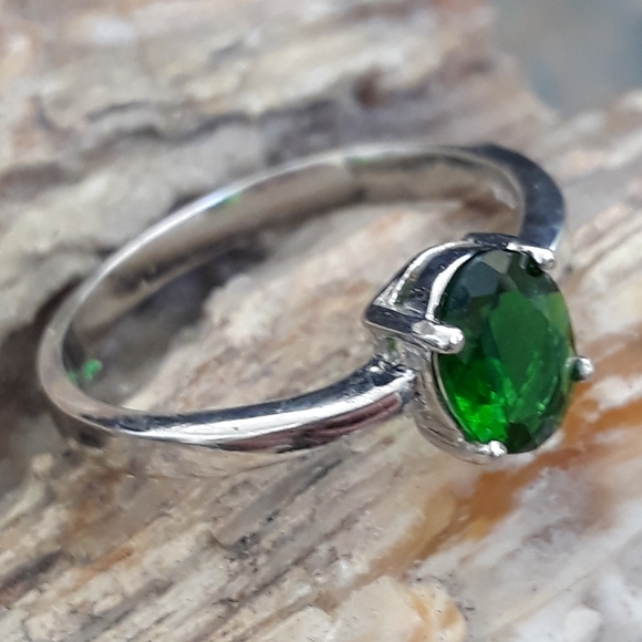 Green Chrome Diopside Ring - Picture 5 of 9